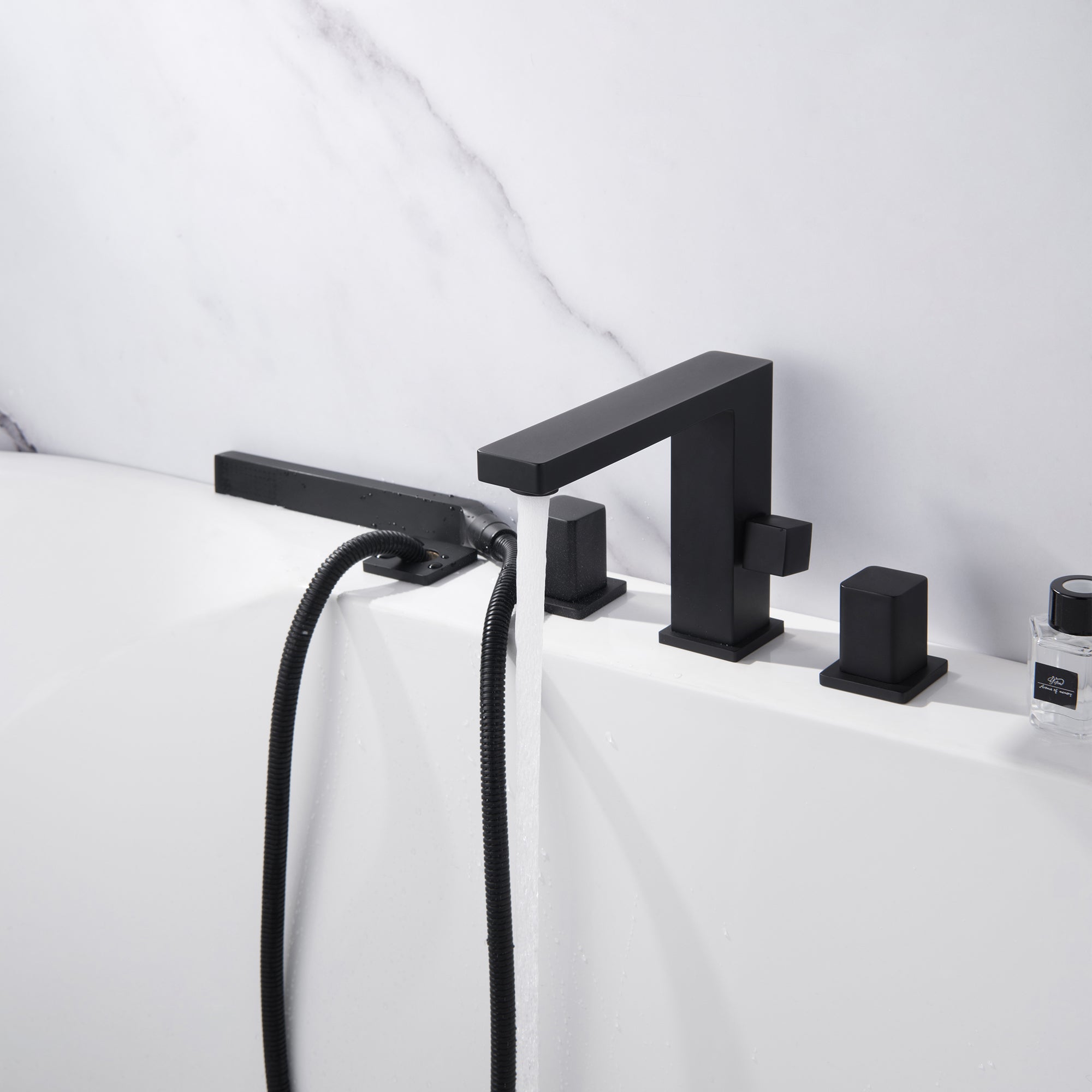 Designová baterie na okraj vany 6081B, 4-otvorová instalace - černá