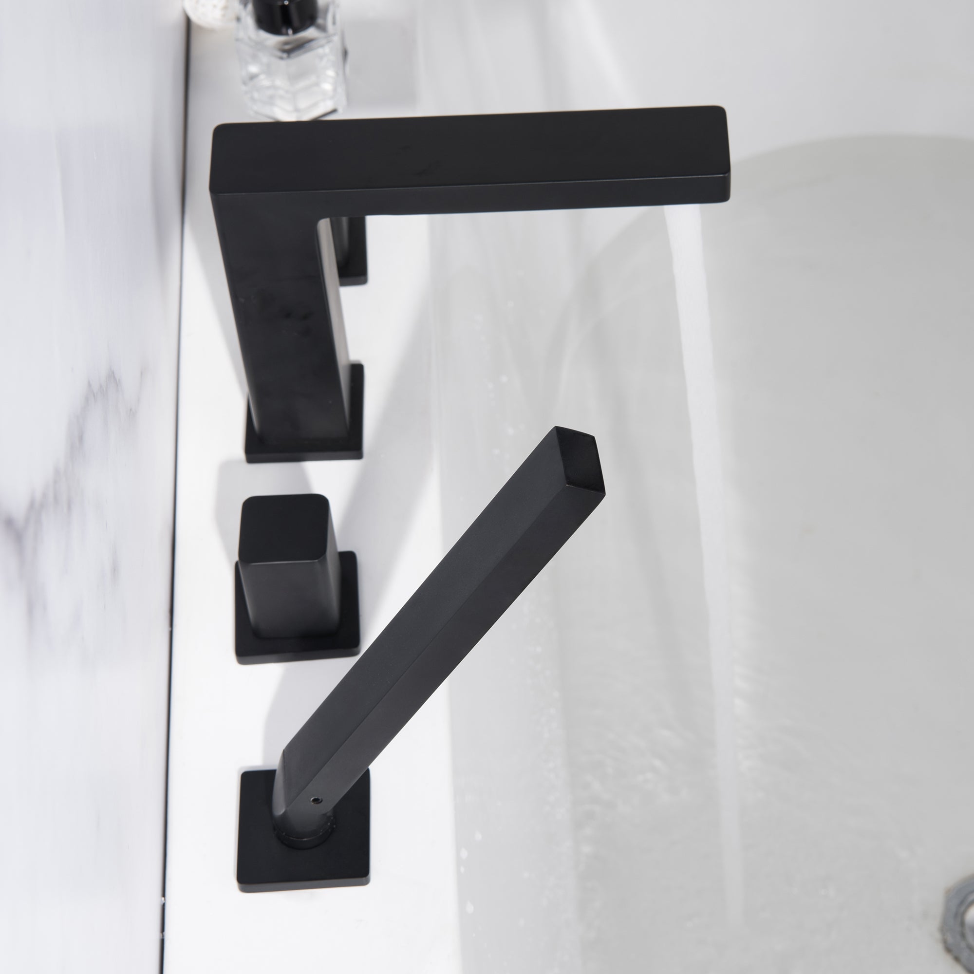 Designová baterie na okraj vany 6081B, 4-otvorová instalace - černá